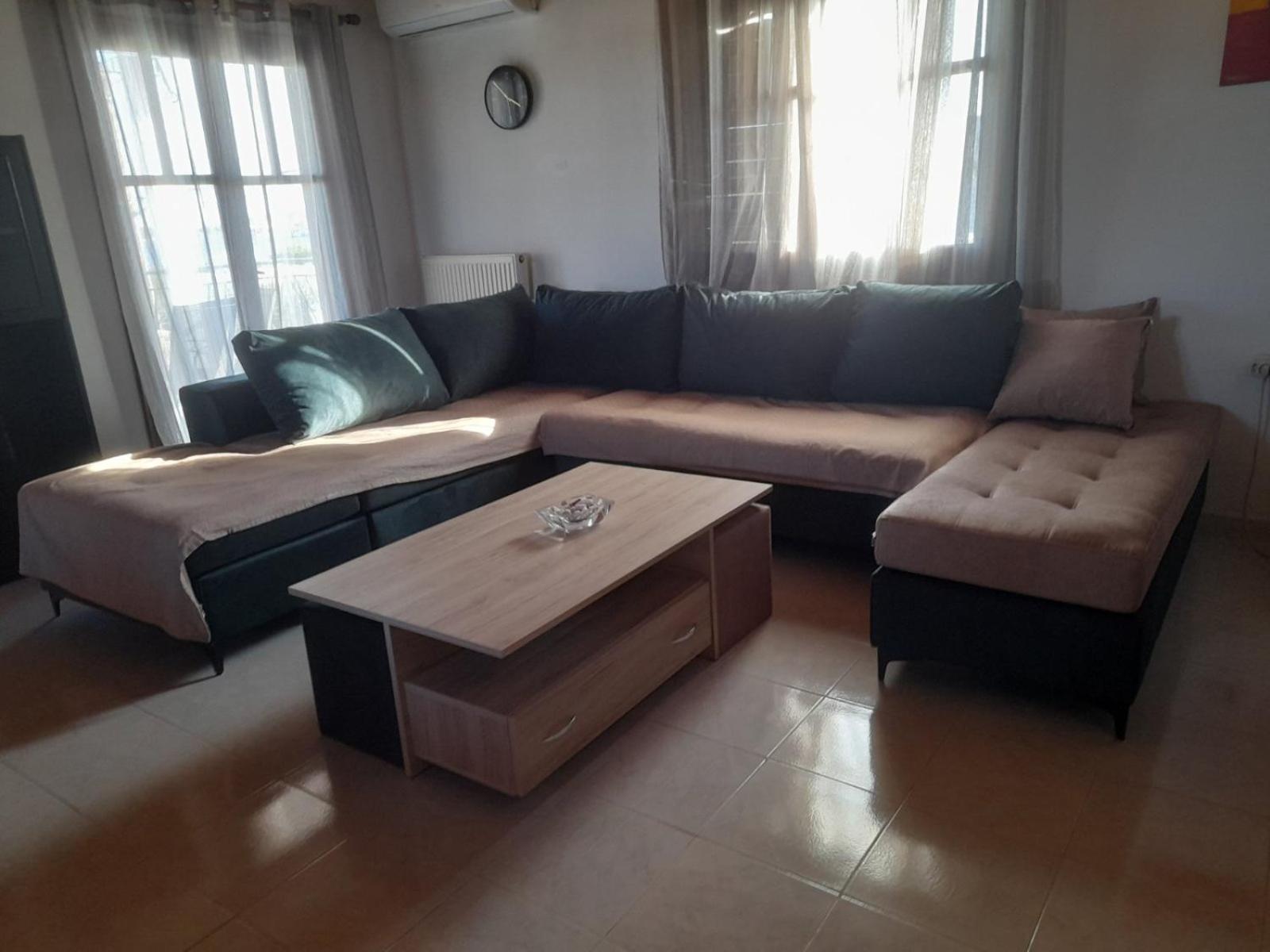 Daire Elena's Family House *
